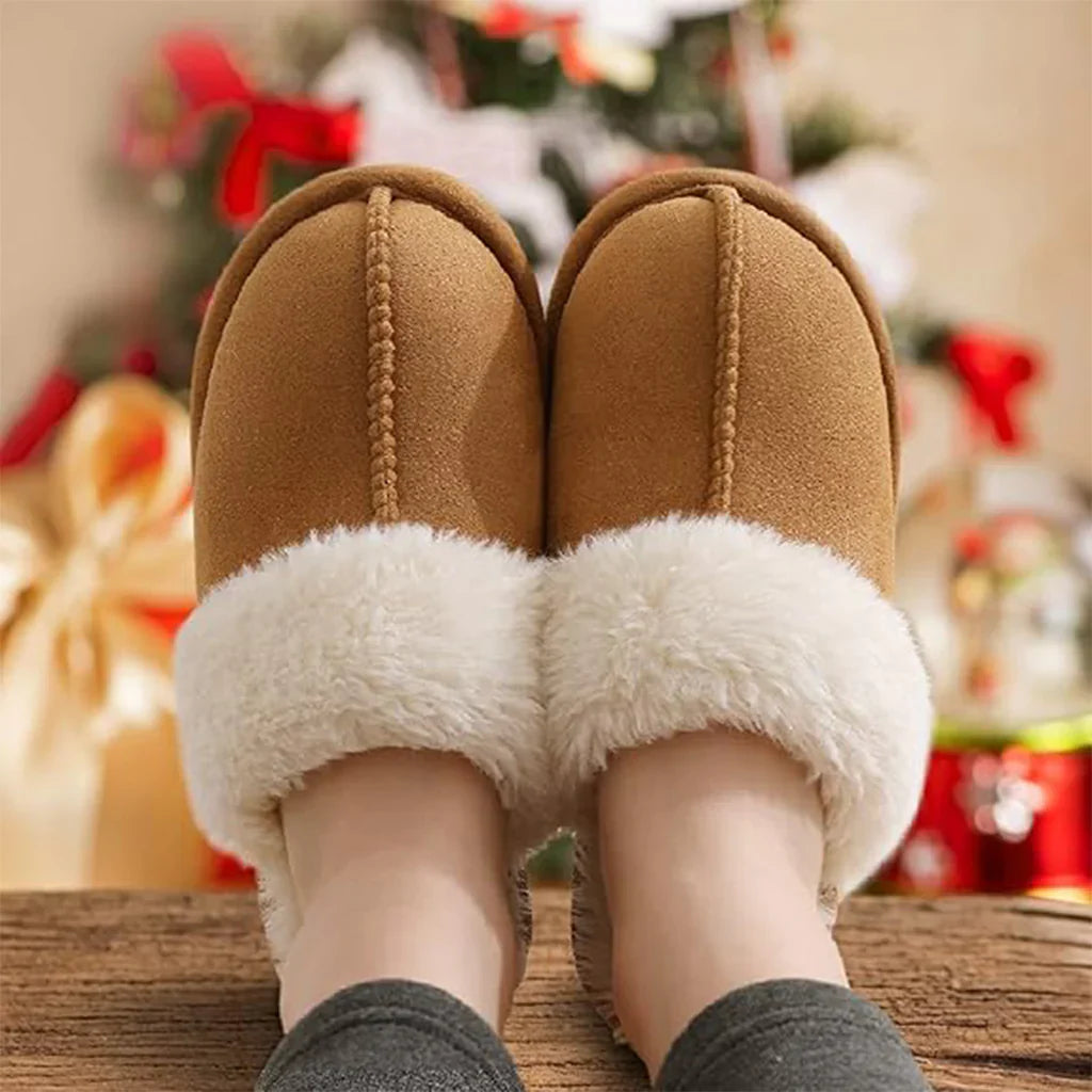 Cozy winter slippers with faux fur collar