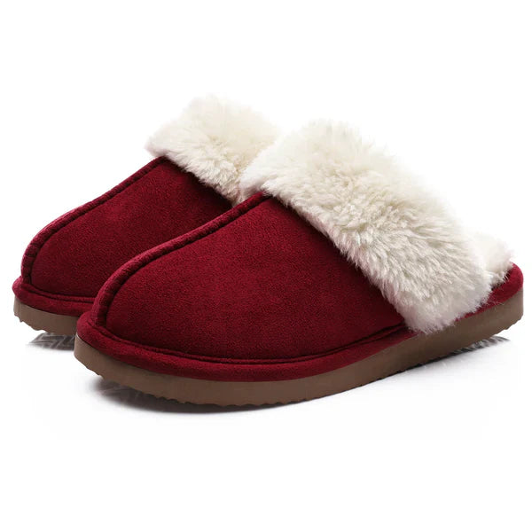 Indoor suede slippers with cozy fur trim